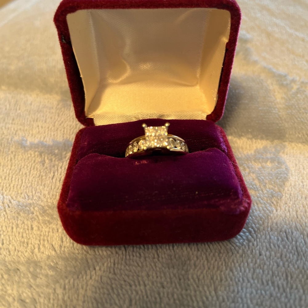 Beautiful 3 carat Diamond ring